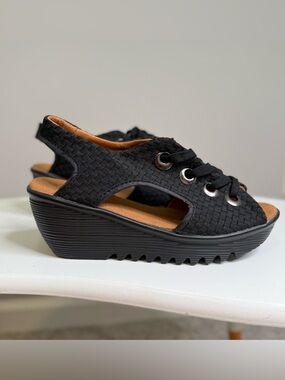 bernie mev. Black Lace-Up Platform Wedge Sandal US 7-7.5